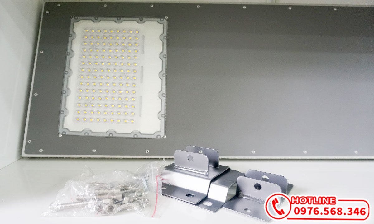 Đèn đường năng lượng mặt trời 80w tấm pin liền thể cao cấp Xenon Deluxe DL-80w